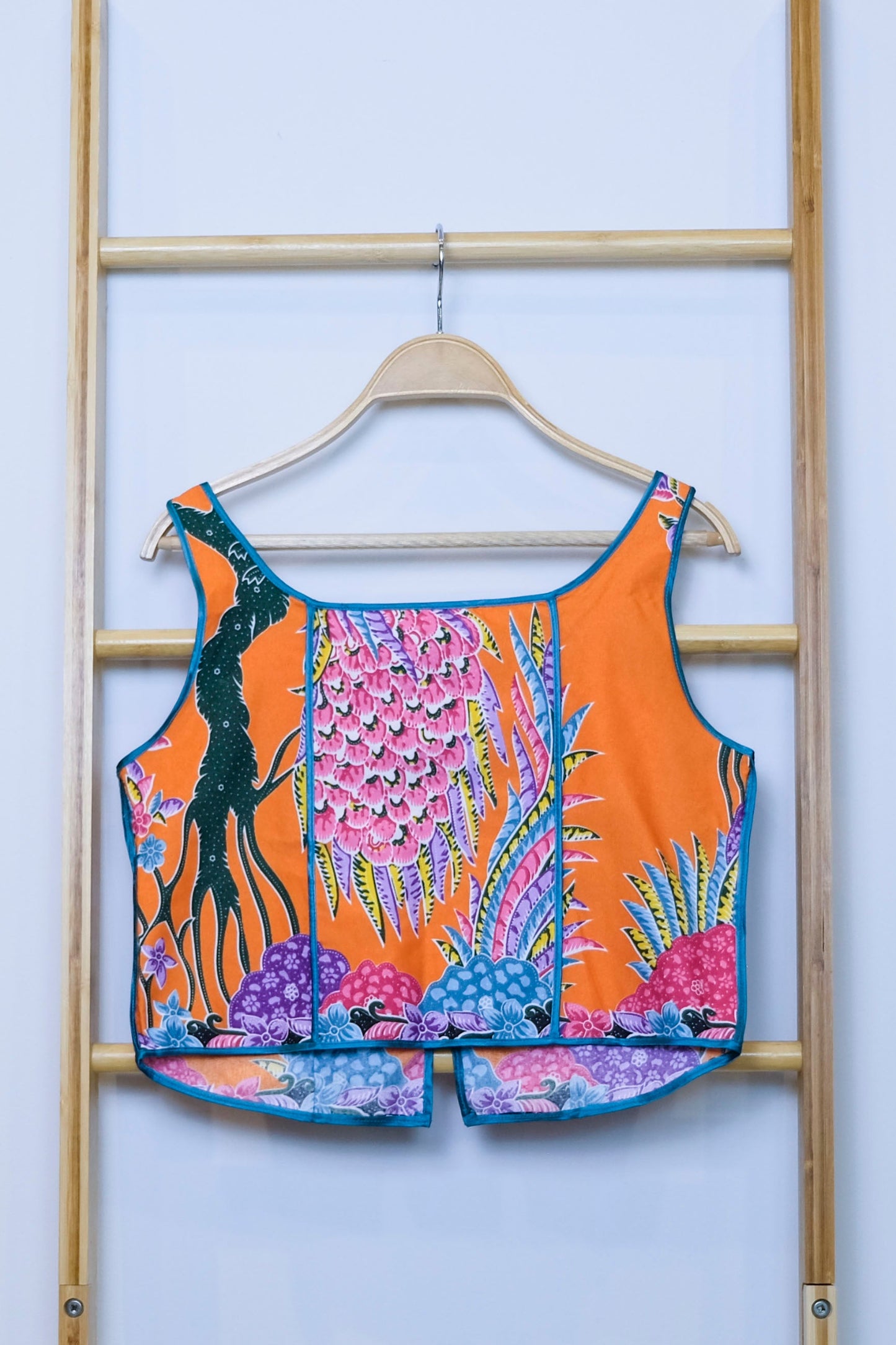 Malaysia-Batik-Attire-Top-Women