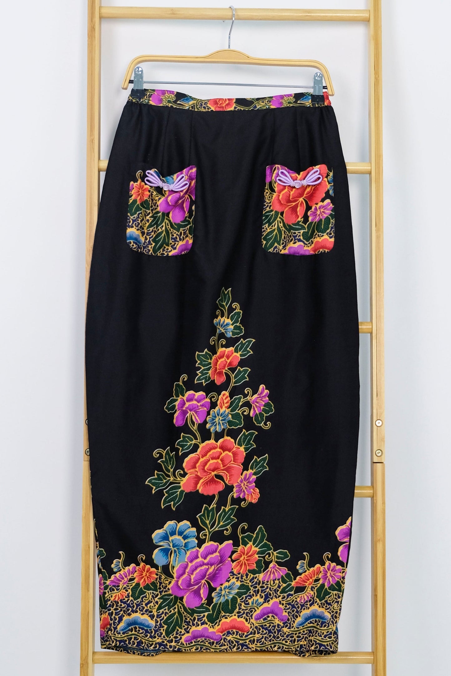 Malaysia-Batik-Attire-skirt-women