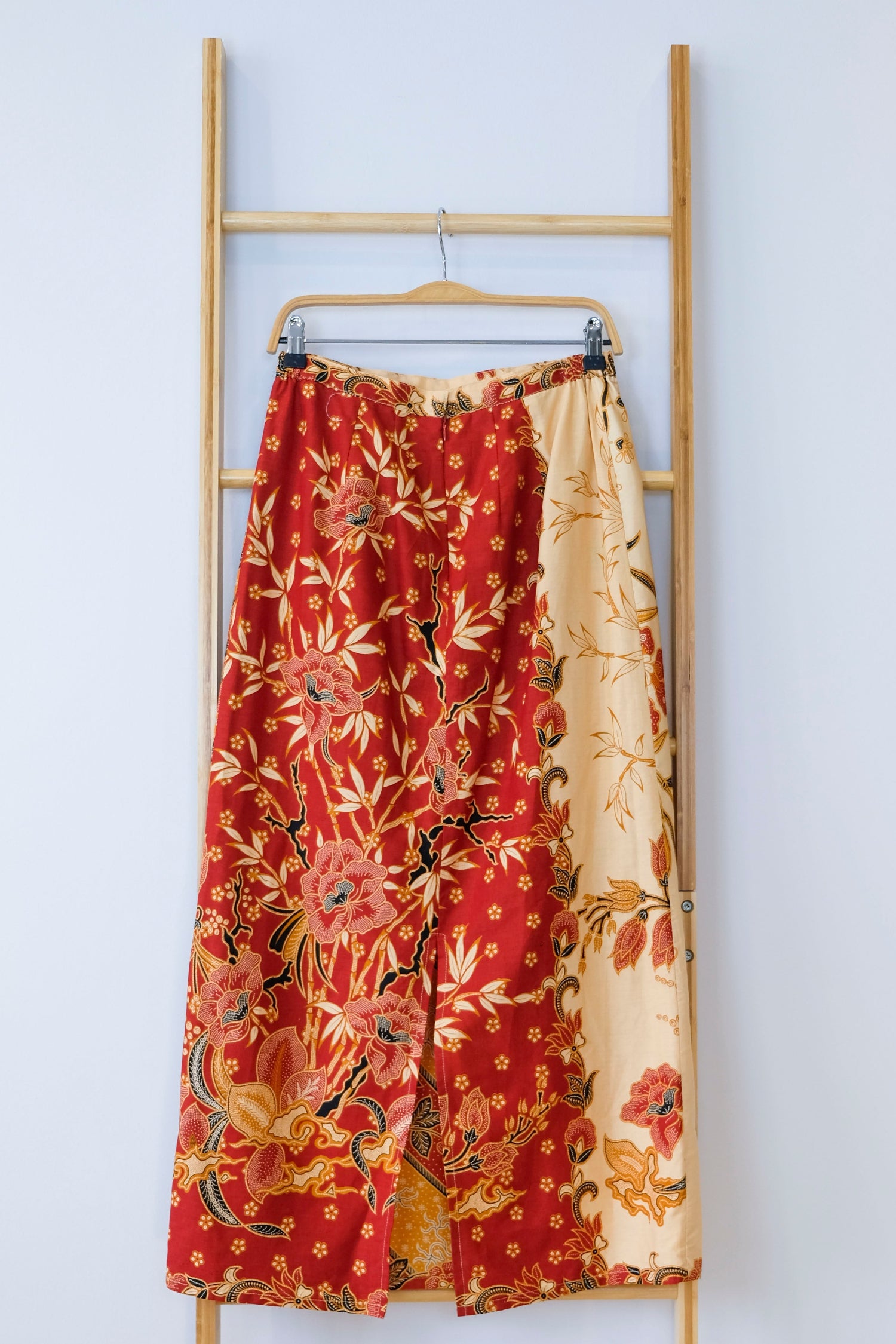 Malaysia-Batik-Attire-Skirt-Women
