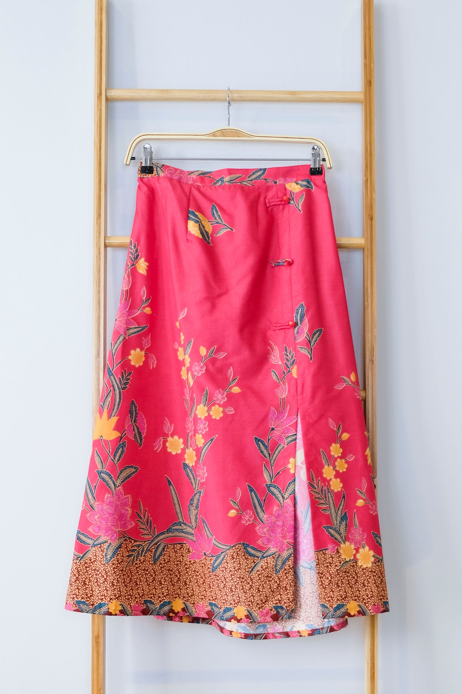 Malaysia-Batik-Attire-Skirt-Women