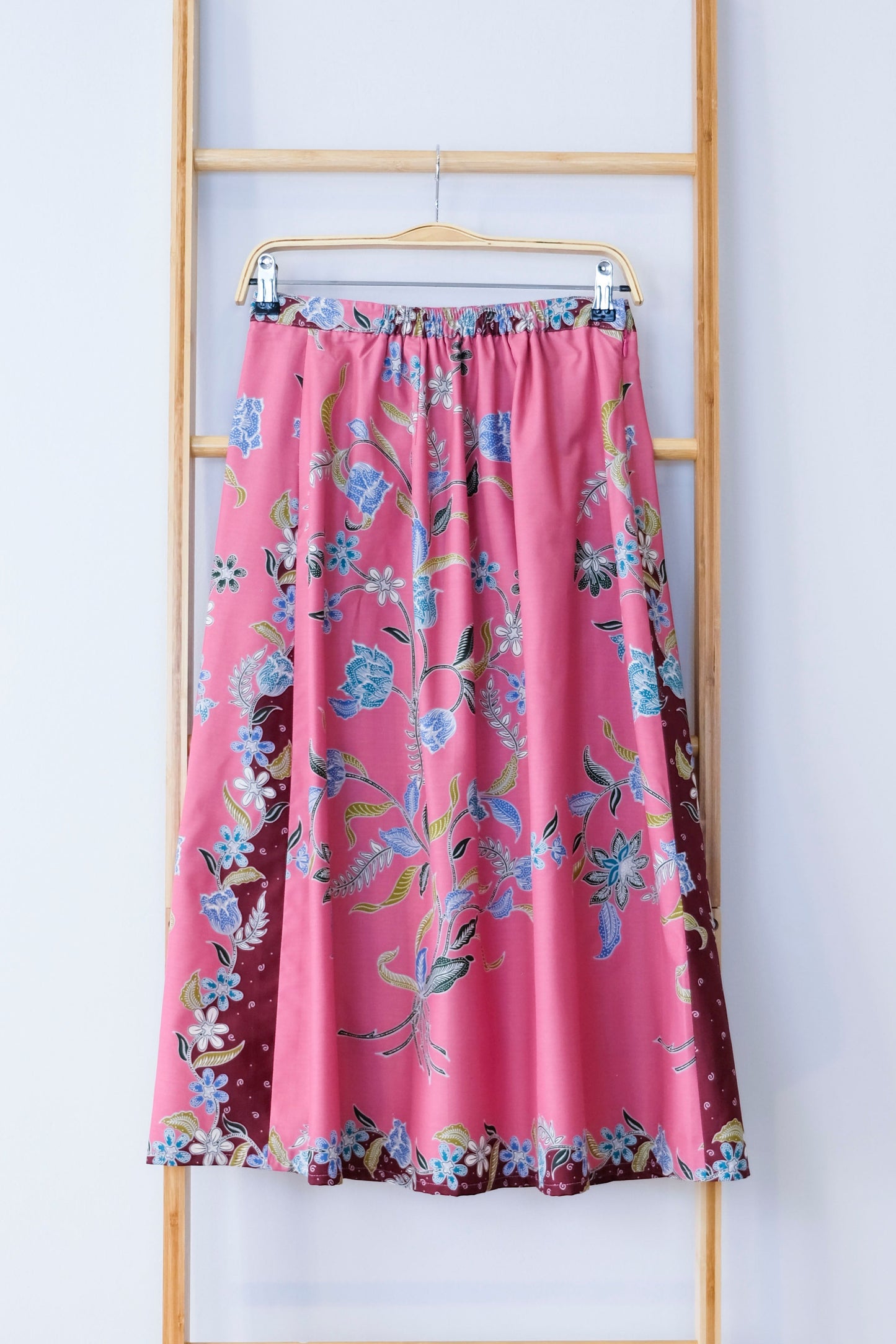 Malaysia-Batik-Attire-Skirt-Women