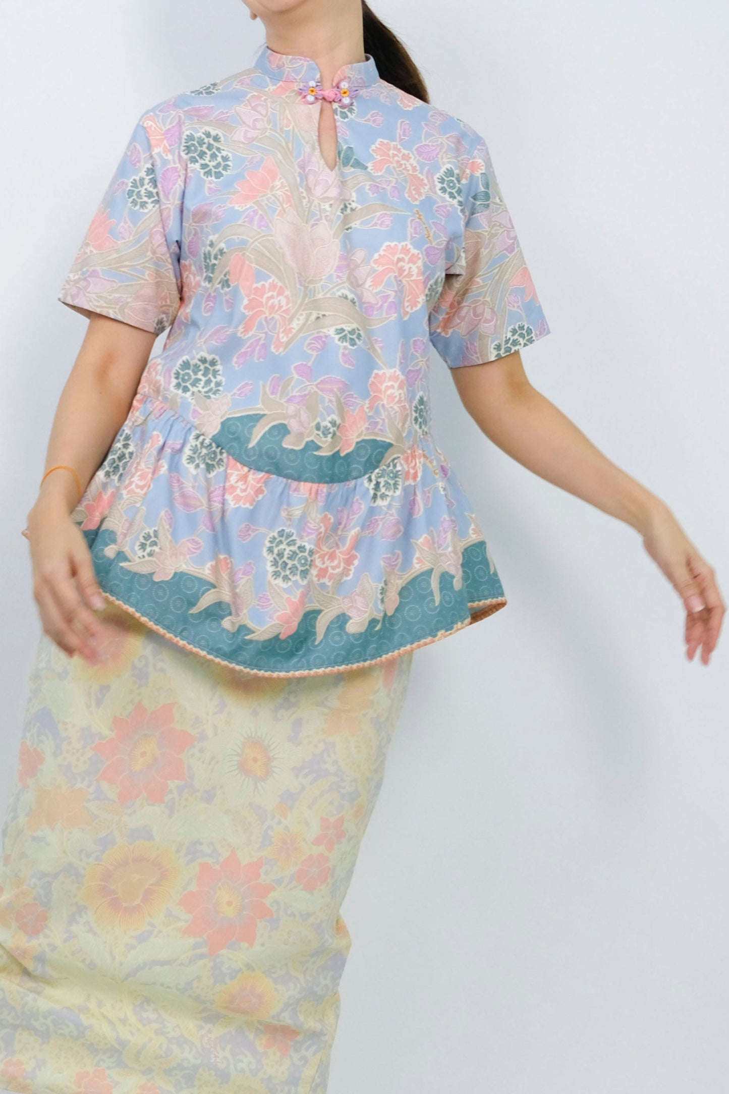 Malaysia-Batik-Attire-Top-Women