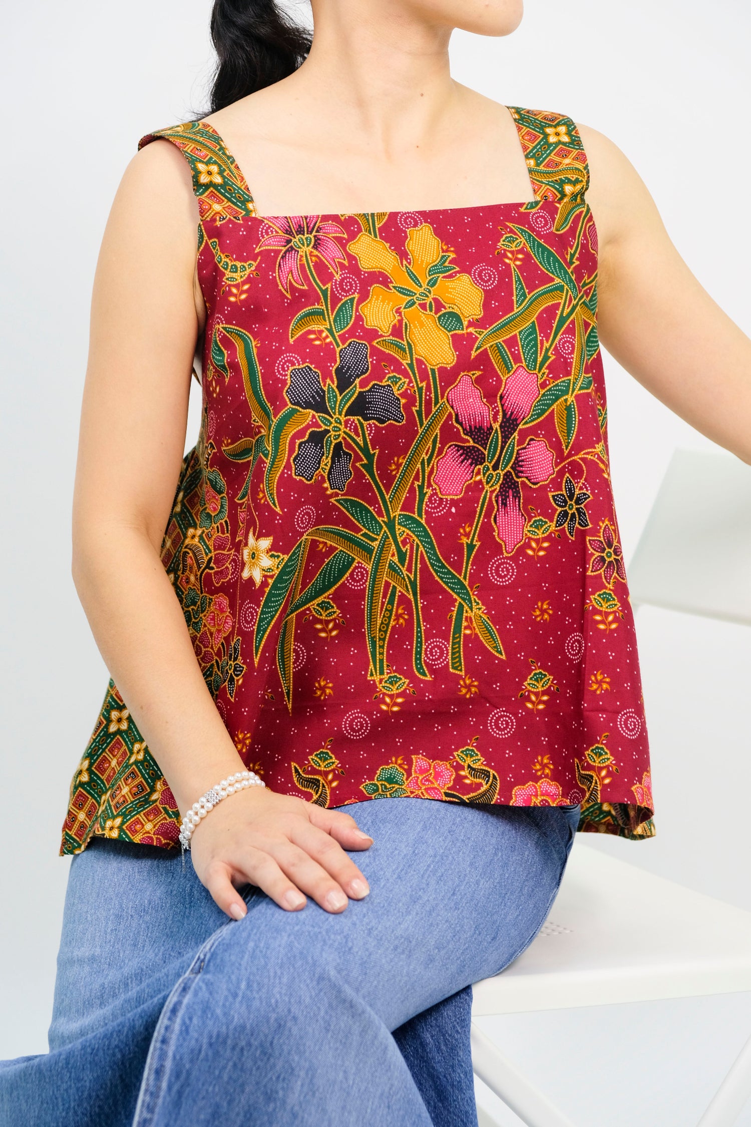 Malaysia-Batik-Attire-Top-Women