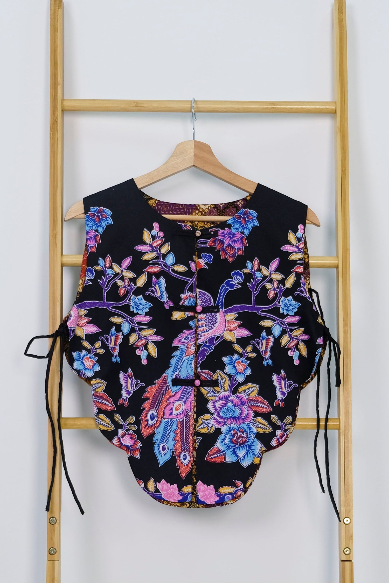 Malaysia-Batik-Attire-Top-Vest-Women