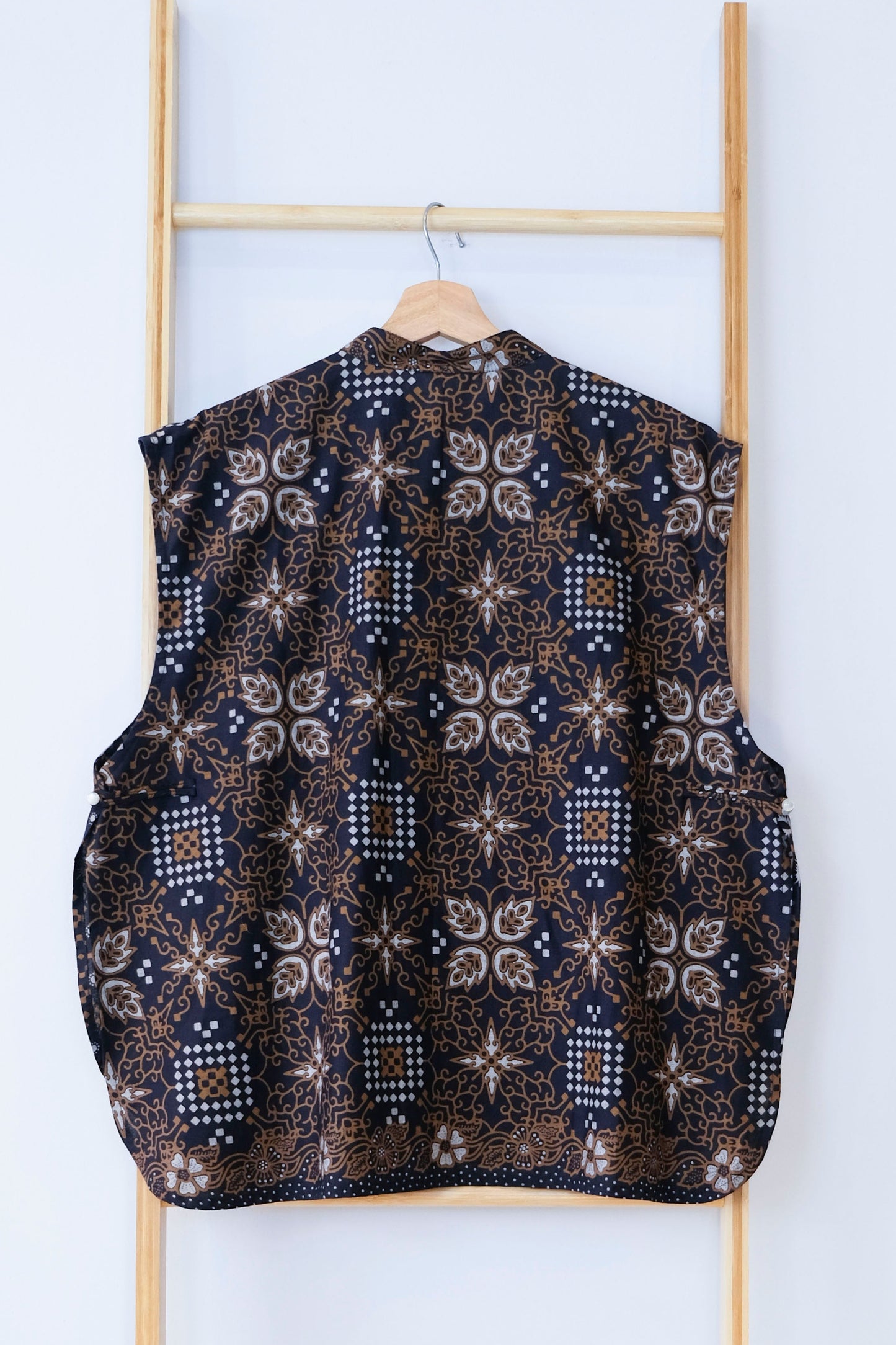 Malaysia-Batik-Attire-Top-Men