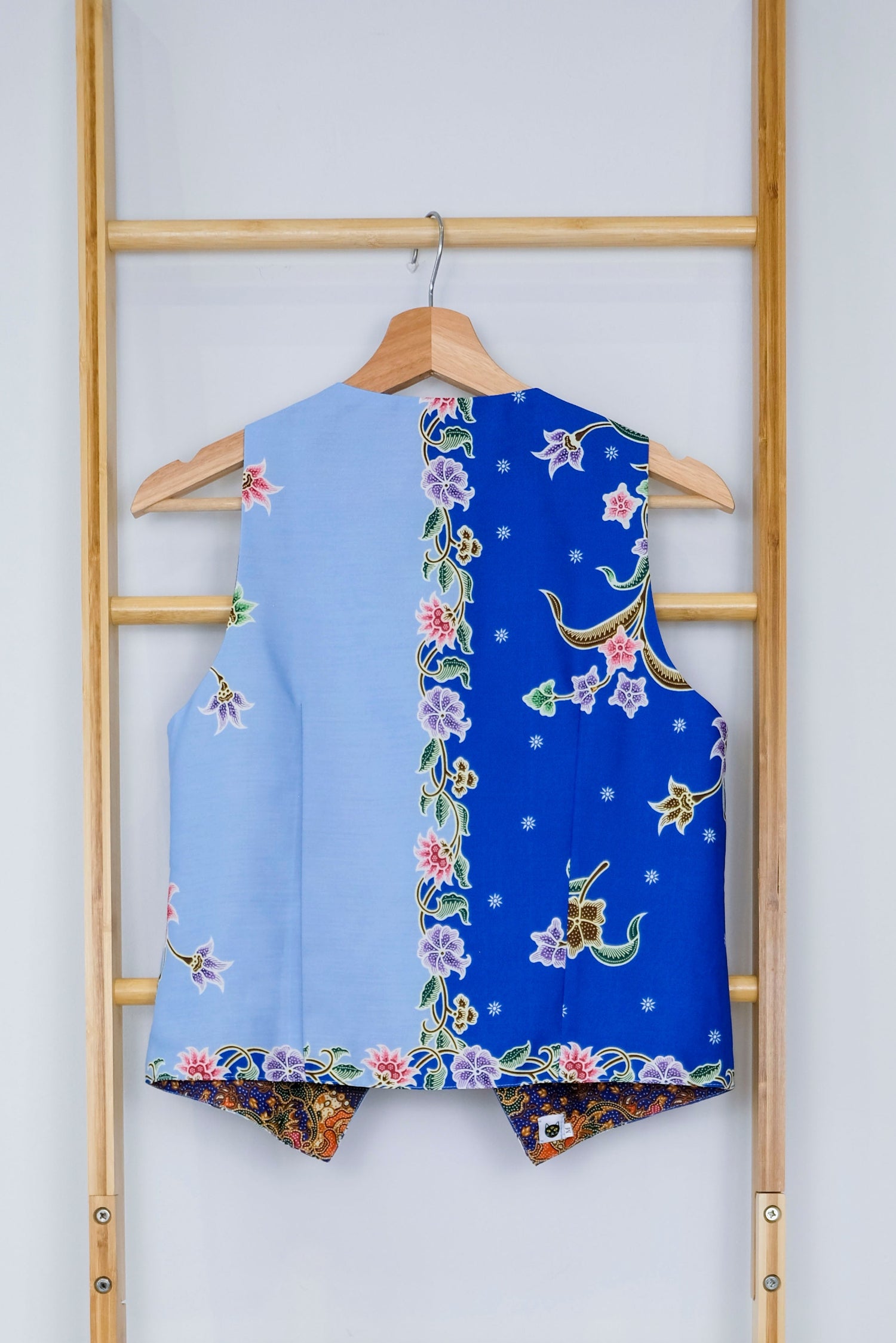 Malaysia-Batik-Attire-Top-Skirt-Women