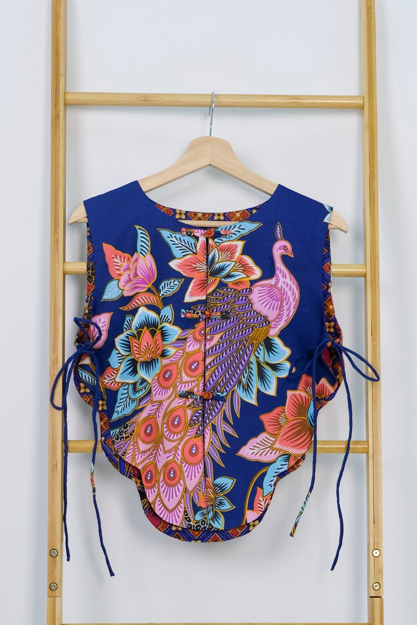 Malaysia-Batik-Attire-Top-Women