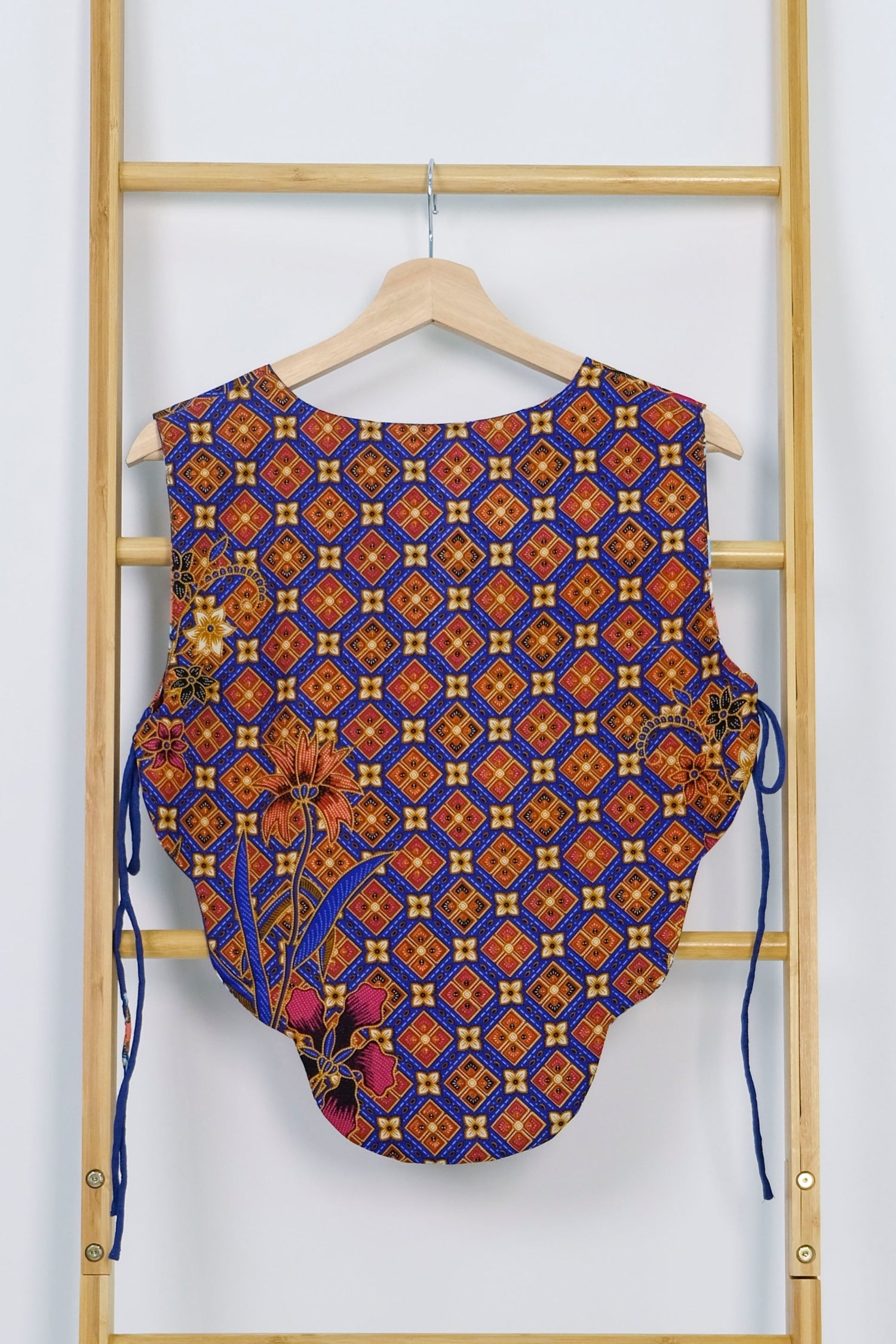 Malaysia-Batik-Attire-Top-Women