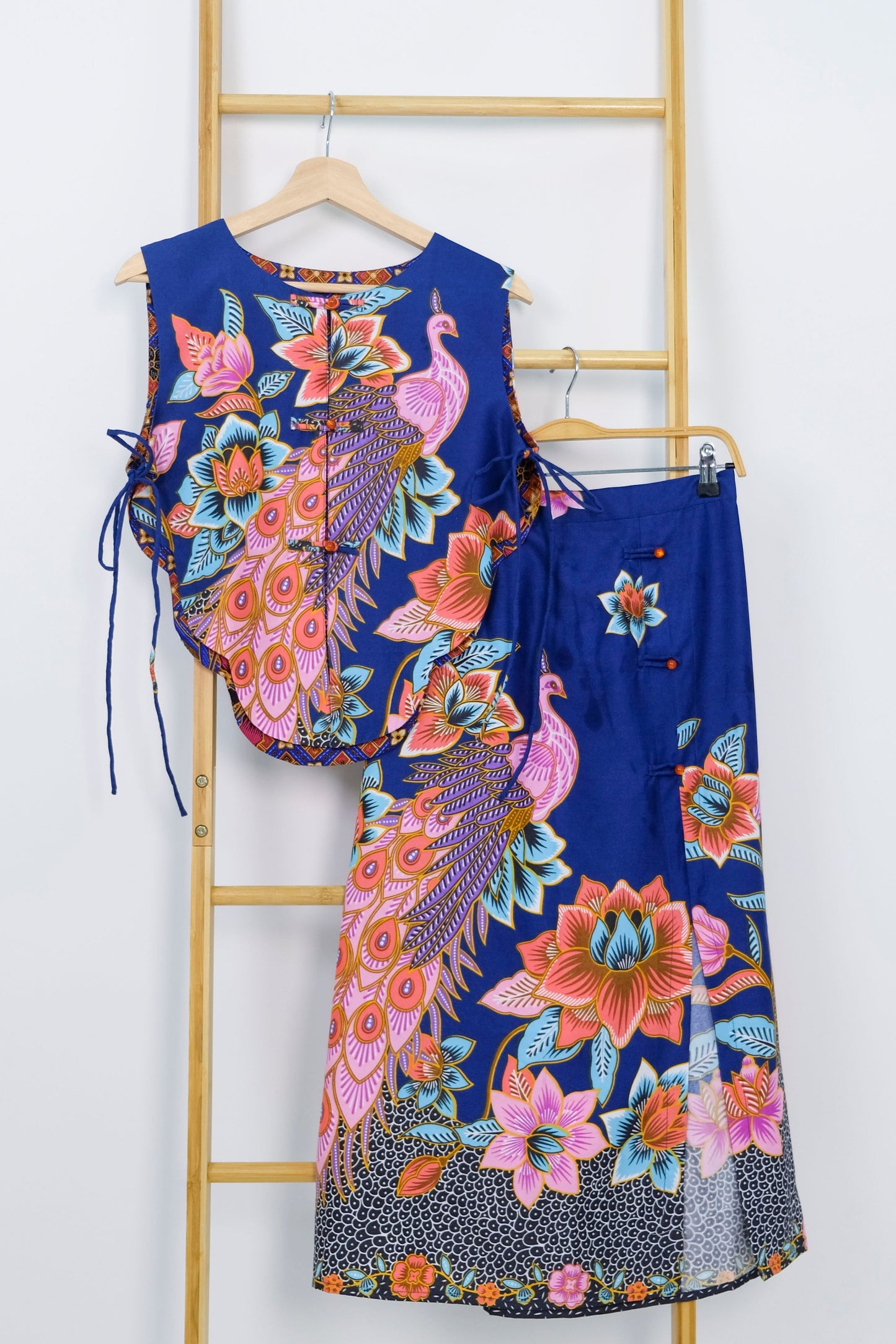 Malaysia-Batik-Attire-Top-Skirt-Women