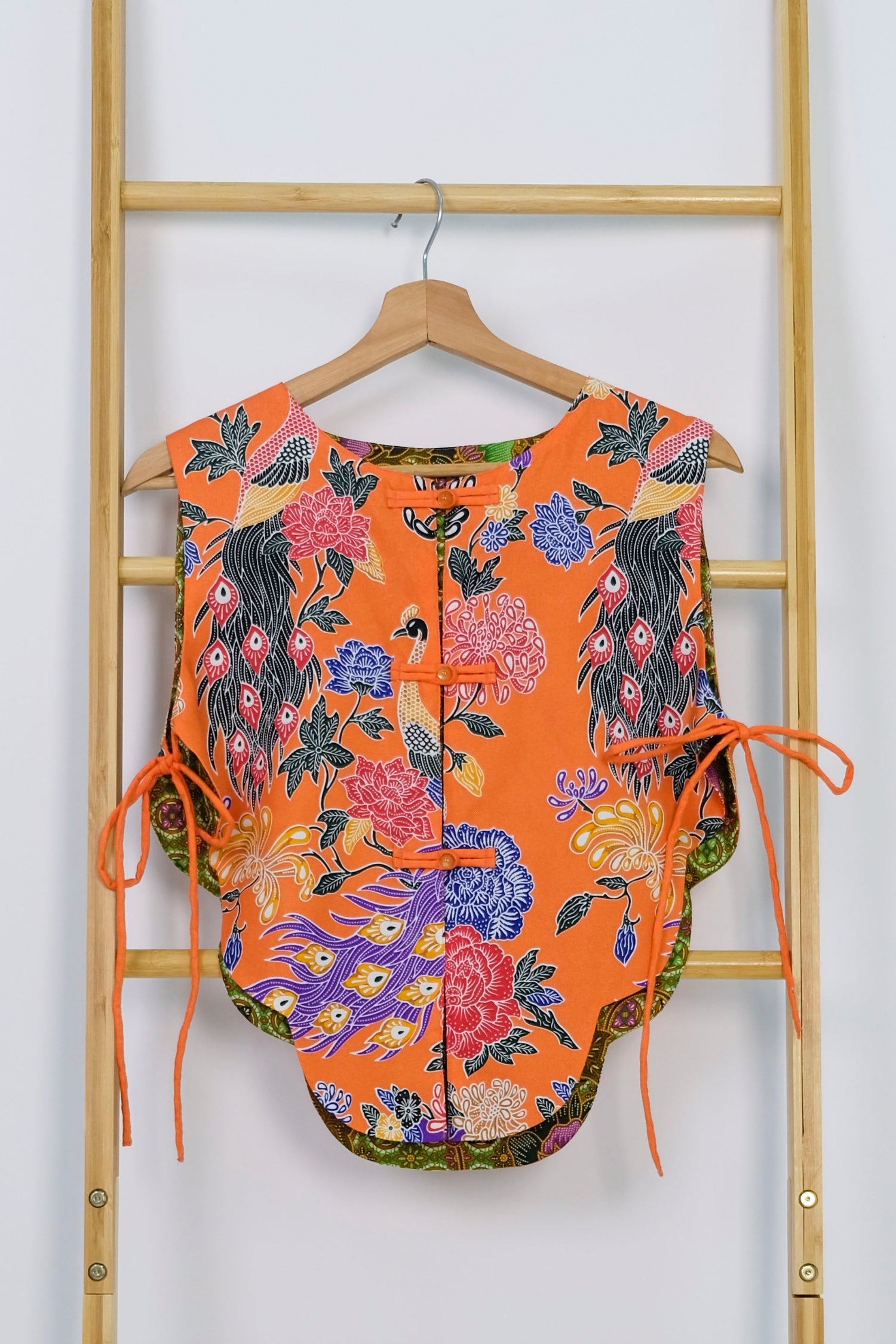 Malaysia-Batik-Attire-Top-Women