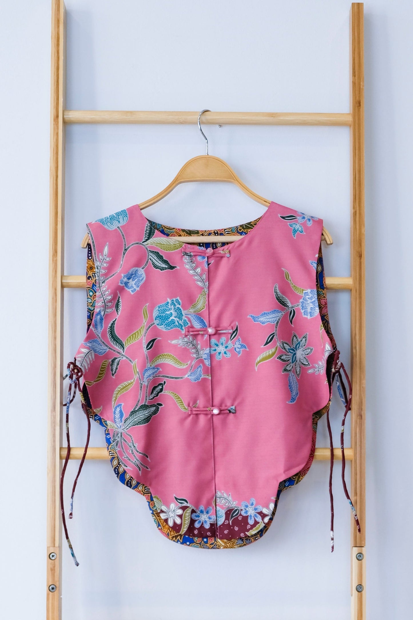 Malaysia-Batik-Attire-Top-Women