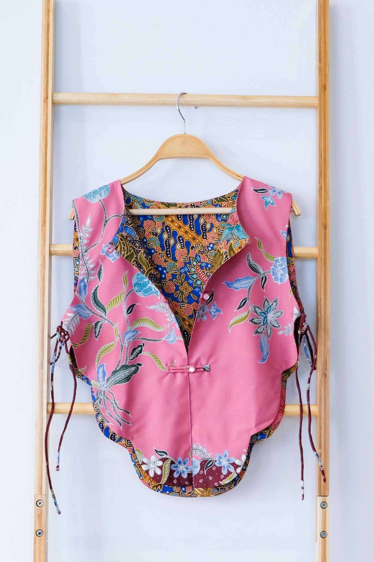 Malaysia-Batik-Attire-Top-Women