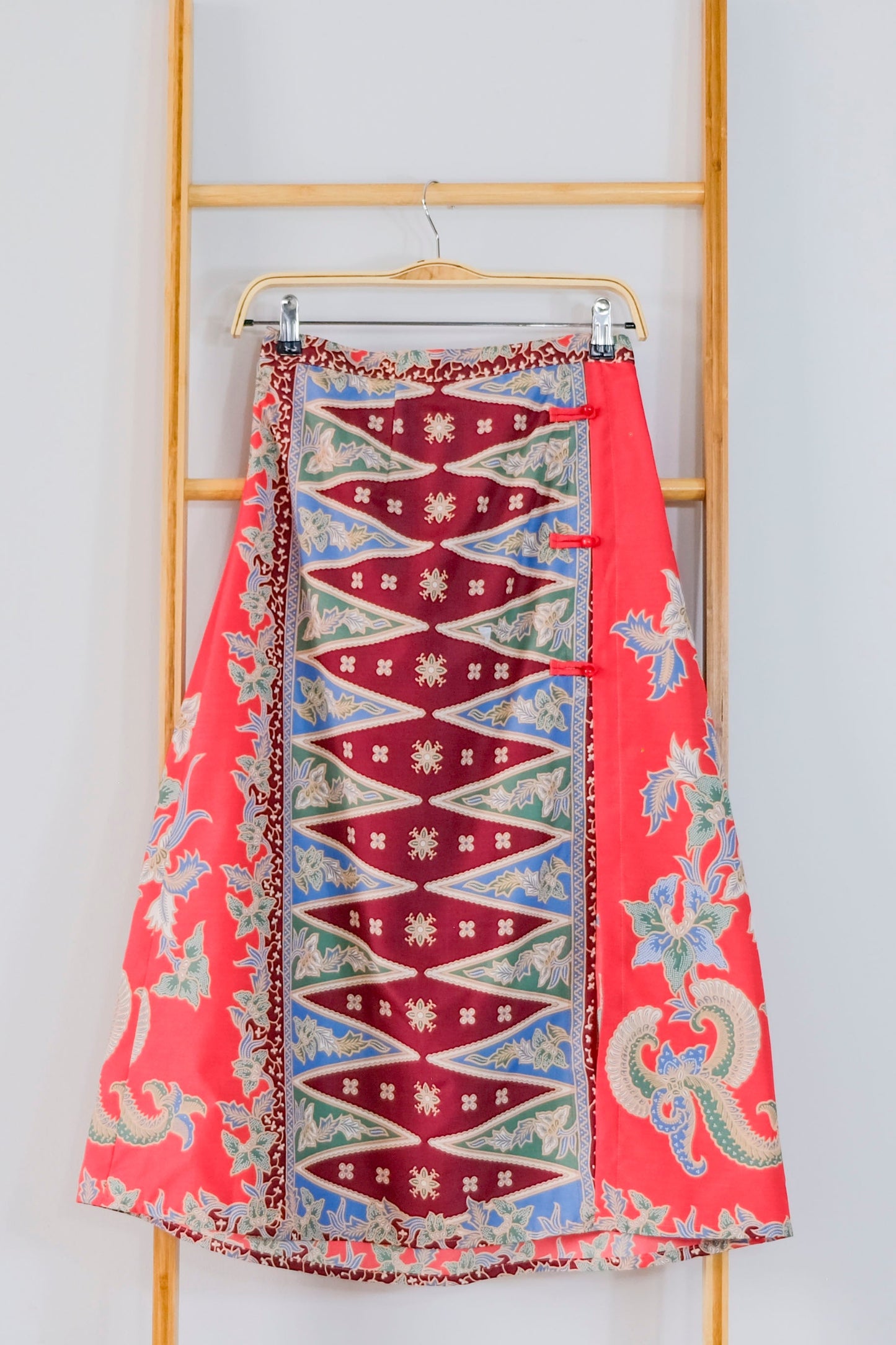 Malaysia-Batik-Attire-Skirt-Women