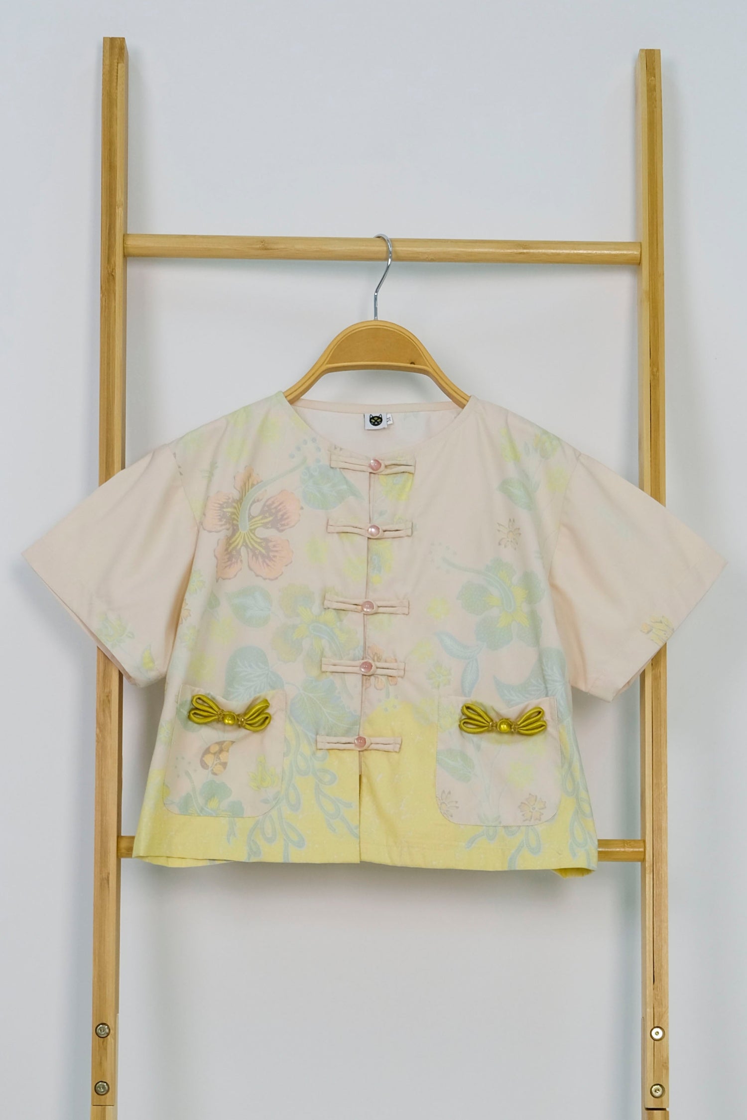 Malaysia-Batik-Attire-Top-Women