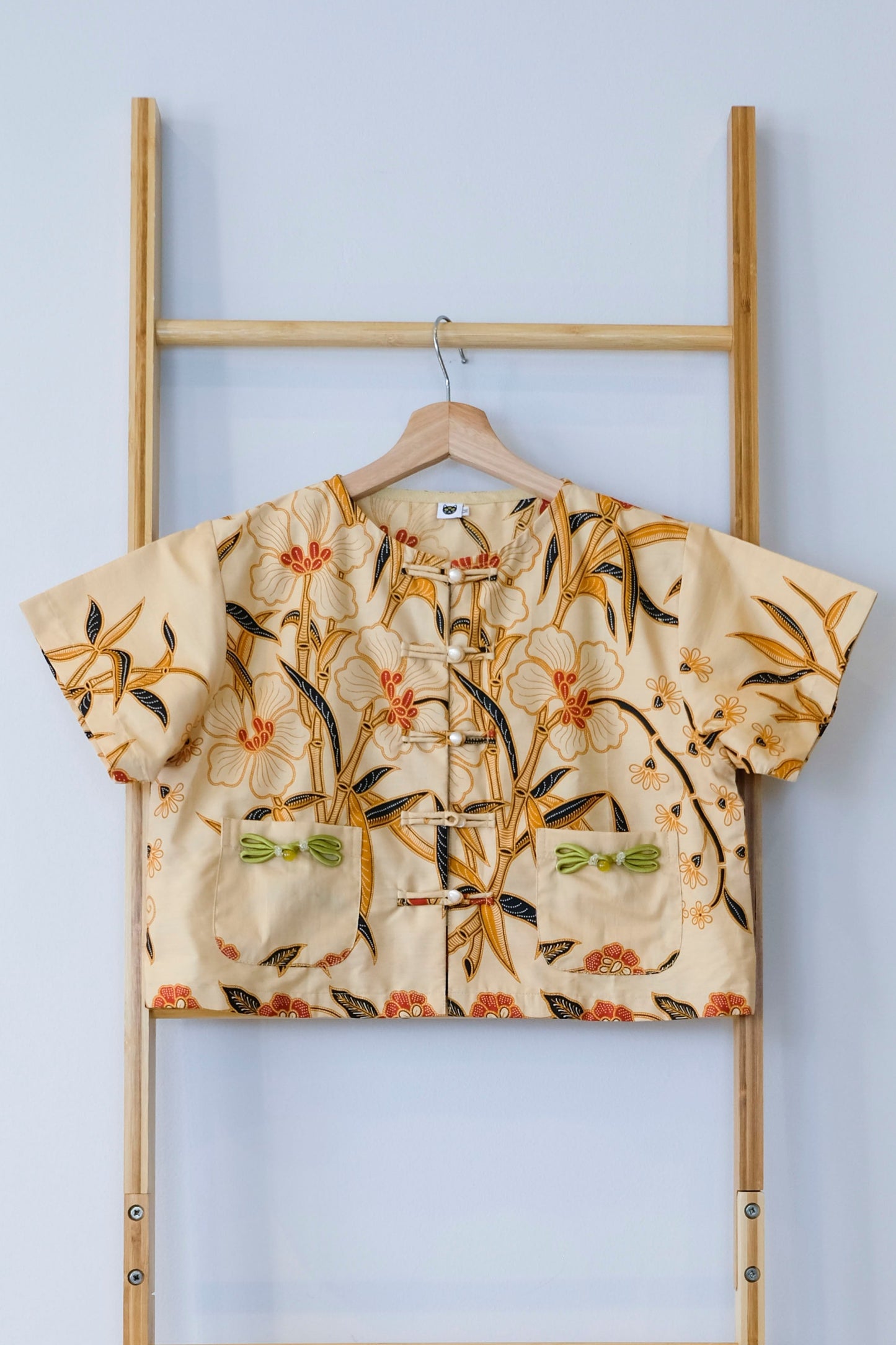 Malaysia-Batik-Attire-Top-Women