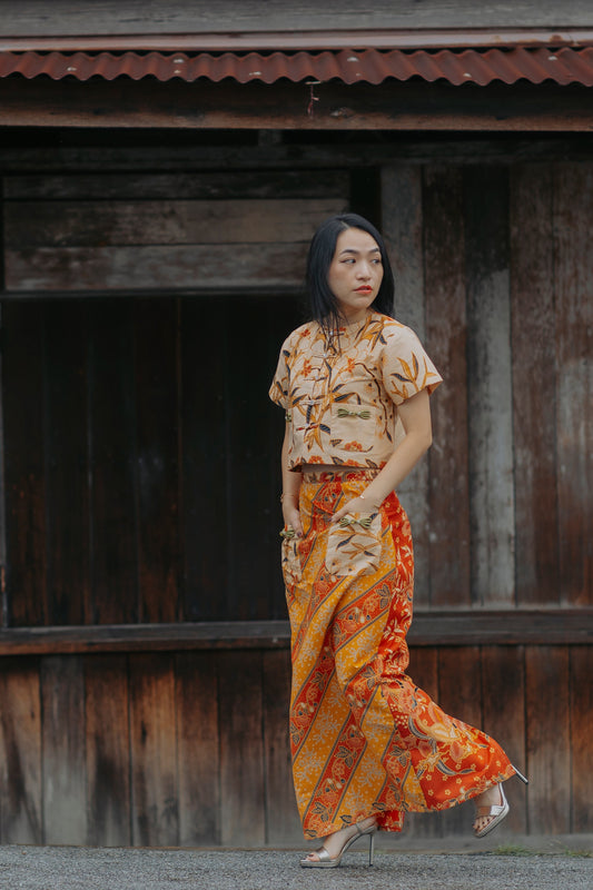 Malaysia-Batik-Attire-Top-Women